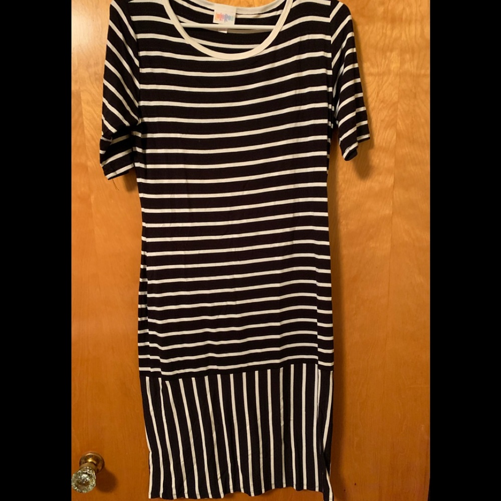 Lularoe Julia Dress. Size M. NWT.
